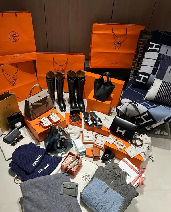 龙安区回收奢侈品鞋服.jpg